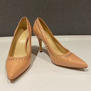 Nine West size 6 pumps
